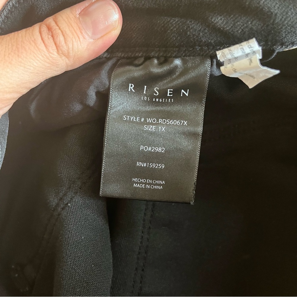 Wild Oak + Risen Jeans Distressed Black Denim Shorts Size 1X - Picture 4 of 7